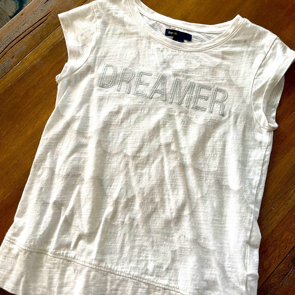 Gap so 10 dreamer t with clouds